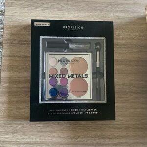 Silver Sparkle Profusion Cosmetics Mixed Metals EyeShadow Blush Eyeliner Brush